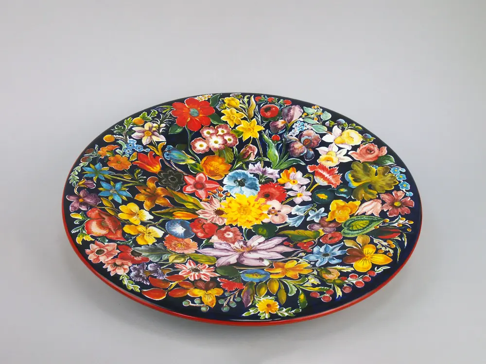 dettaglio del decoro a fiori fiamminghi