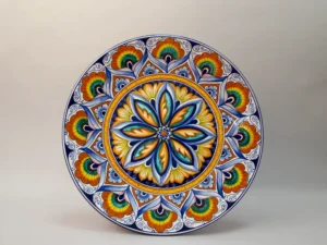 Piatto Pavona con fiore al centro, ceramica La Vecchia Faenza